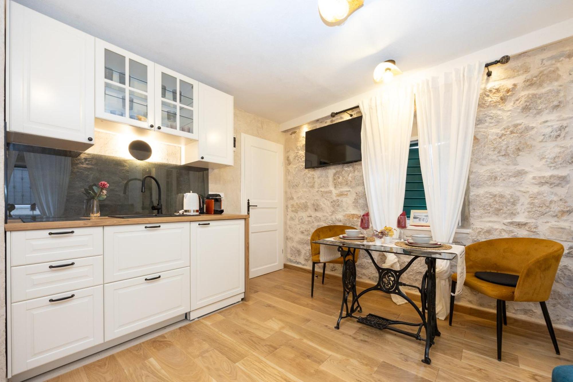 Kruna Apartments Est 2024 Split Buitenkant foto